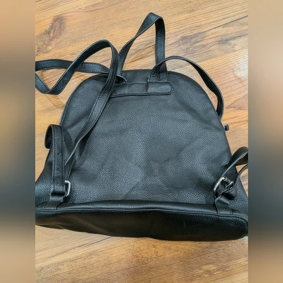 Perlina Leather Backpack - Picture 4 of 7